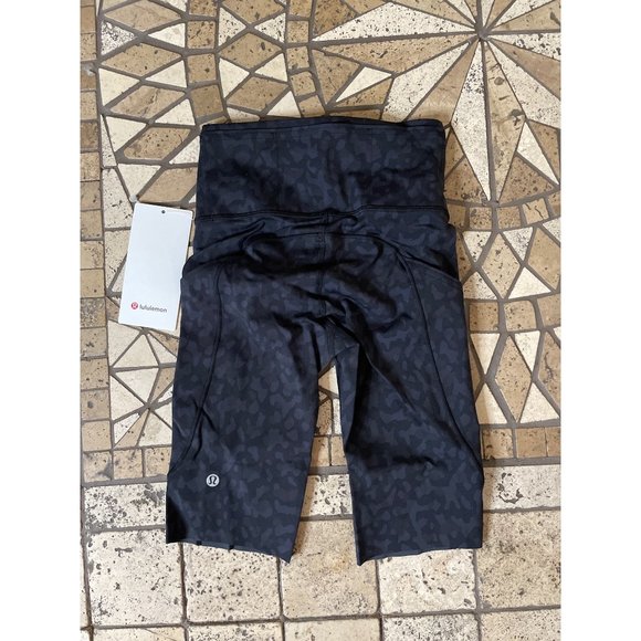 New Lululemon FAST AND FREE HIGH-RISE SHORT 10" Camo Deep Coal Multi Size 2 - Picture 9 of 10